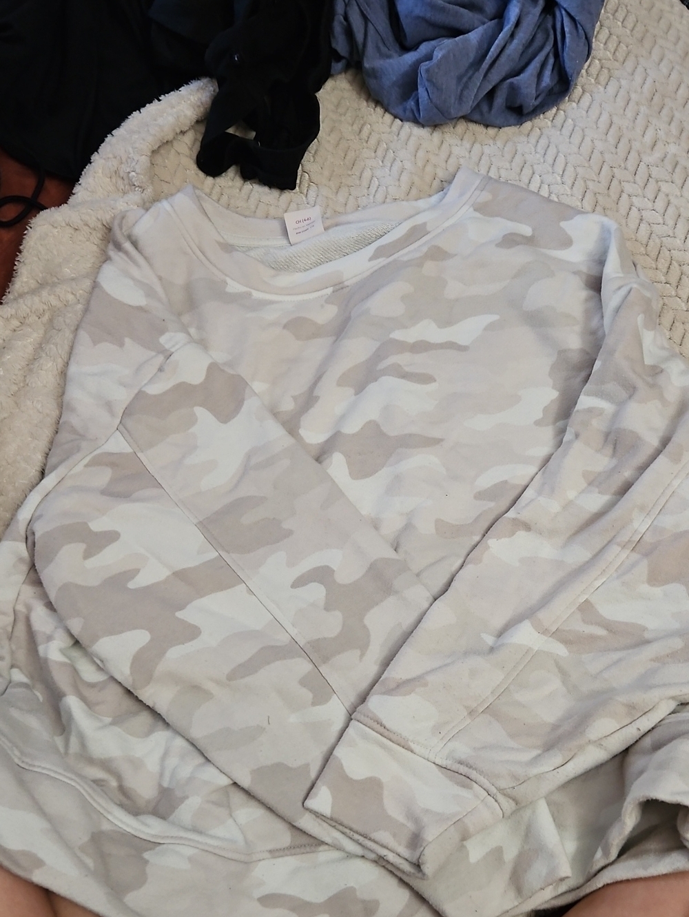 Secret Treasures Beige & White Camo Crewneck